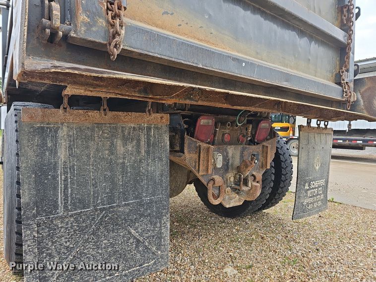 image for item LW9625 2009 International WorkStar 7400  dump truck