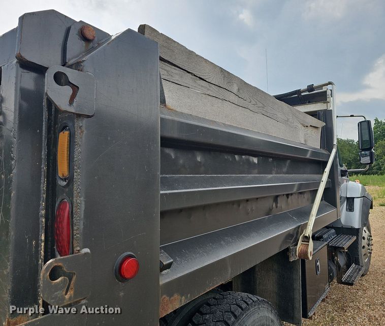 image for item LW9625 2009 International WorkStar 7400  dump truck