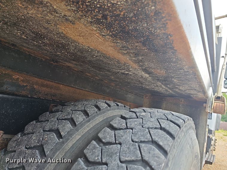 image for item LW9625 2009 International WorkStar 7400  dump truck