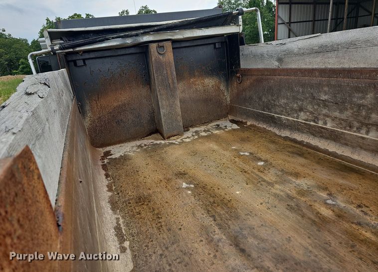 image for item LW9625 2009 International WorkStar 7400  dump truck