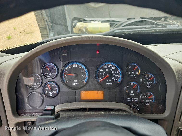 image for item LW9625 2009 International WorkStar 7400  dump truck