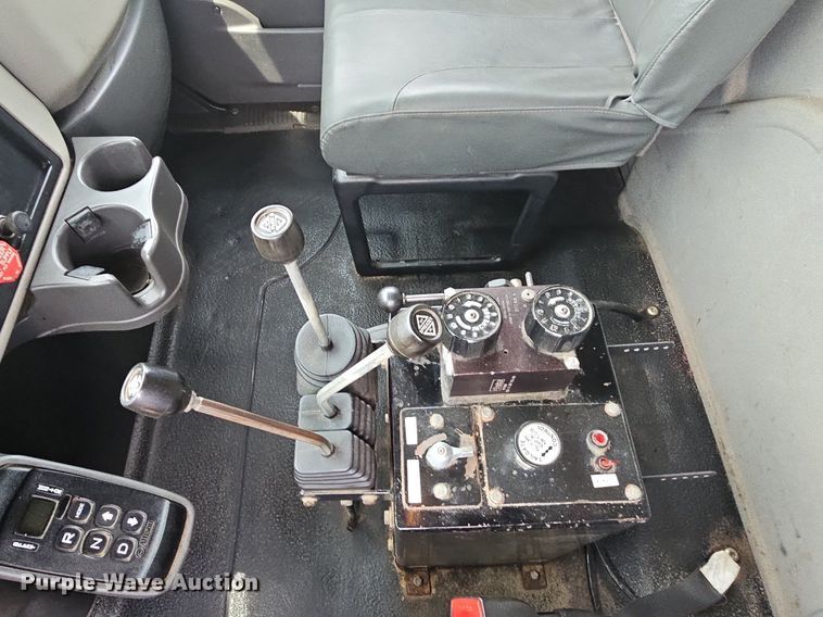 image for item LW9625 2009 International WorkStar 7400  dump truck