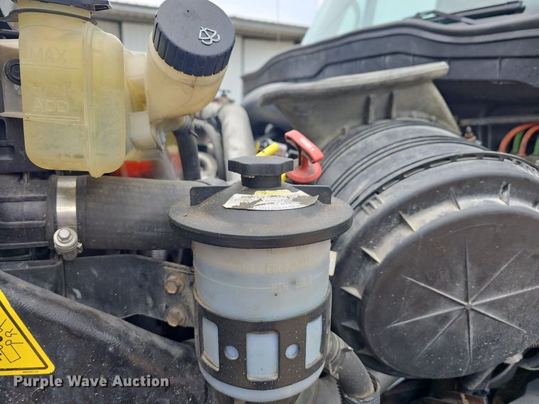 image for item LW9625 2009 International WorkStar 7400  dump truck