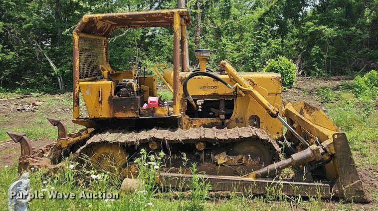 image for item LW9647 Massey Ferguson 400  dozer