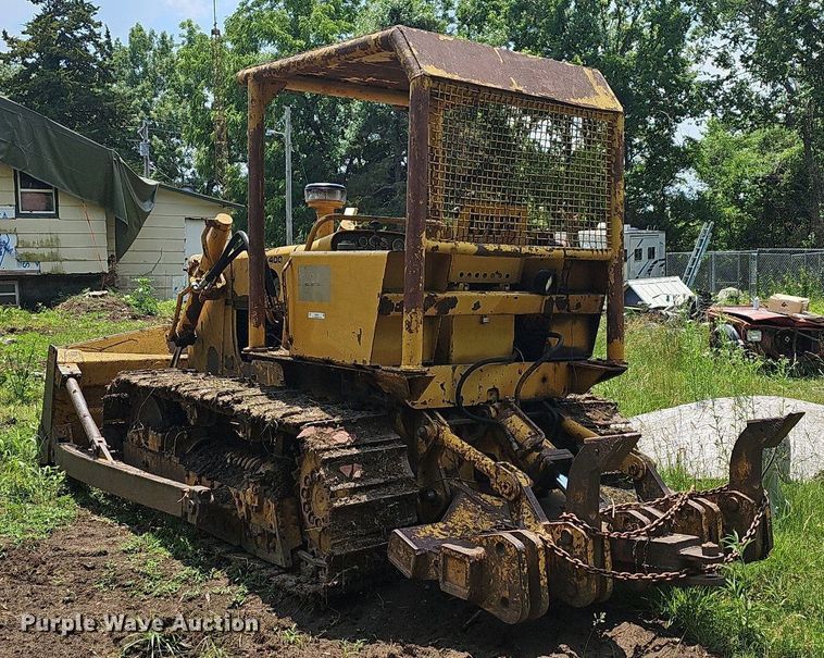 image for item LW9647 Massey Ferguson 400  dozer