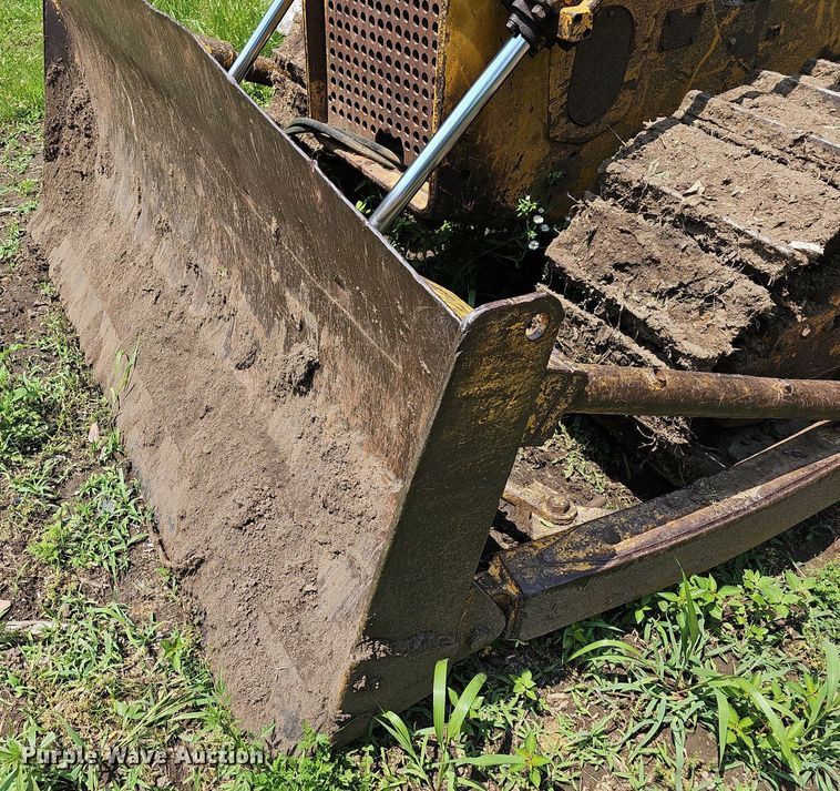 image for item LW9647 Massey Ferguson 400  dozer