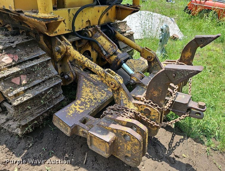 image for item LW9647 Massey Ferguson 400  dozer