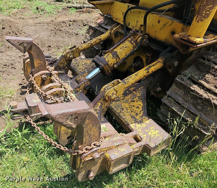 image for item LW9647 Massey Ferguson 400  dozer