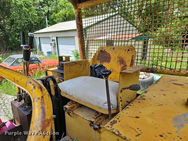 image for item LW9647 Massey Ferguson 400  dozer