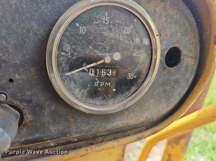 image for item LW9647 Massey Ferguson 400  dozer