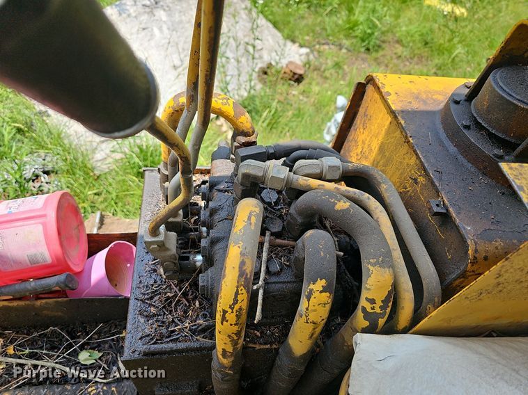 image for item LW9647 Massey Ferguson 400  dozer