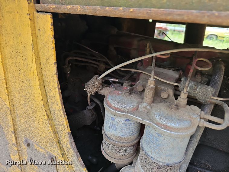 image for item LW9647 Massey Ferguson 400  dozer