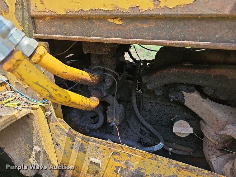 image for item LW9647 Massey Ferguson 400  dozer