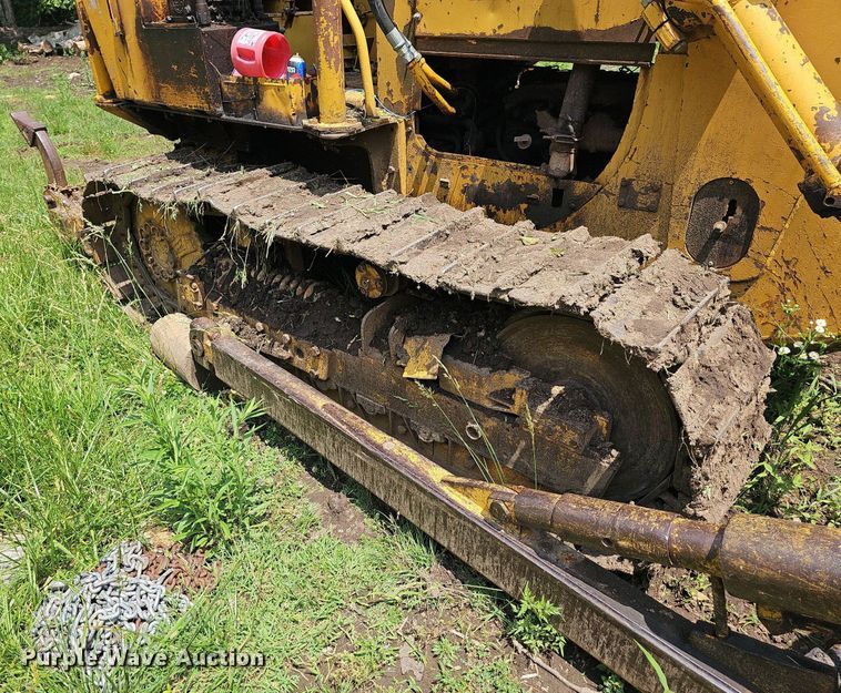 image for item LW9647 Massey Ferguson 400  dozer
