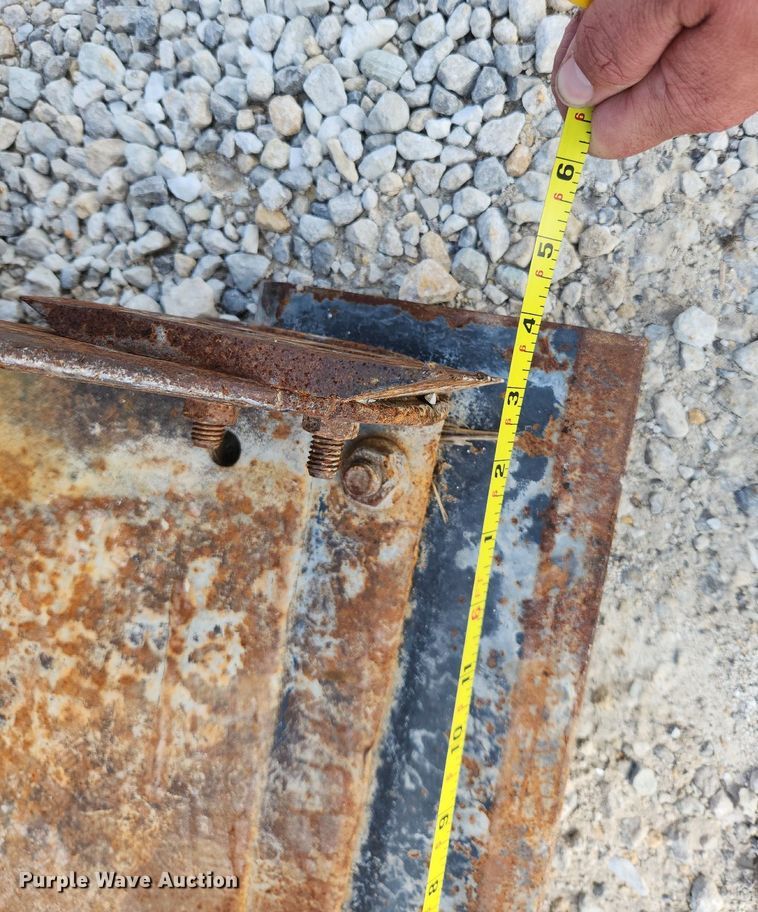 image for item LX9565 2015 Takeuchi TL12  tracked skid steer loader