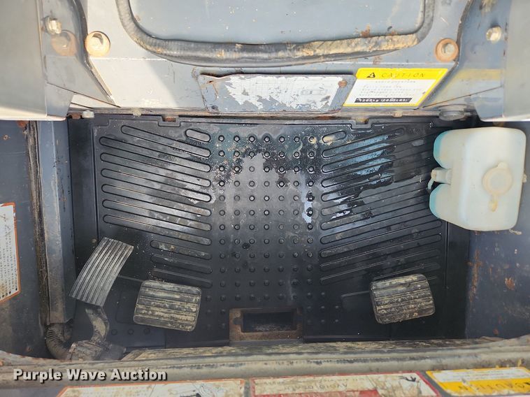 image for item LX9565 2015 Takeuchi TL12  tracked skid steer loader