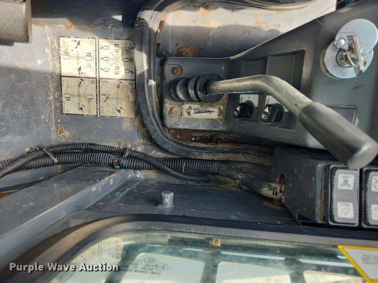 image for item LX9565 2015 Takeuchi TL12  tracked skid steer loader