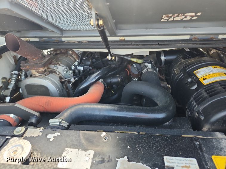 image for item LX9565 2015 Takeuchi TL12  tracked skid steer loader