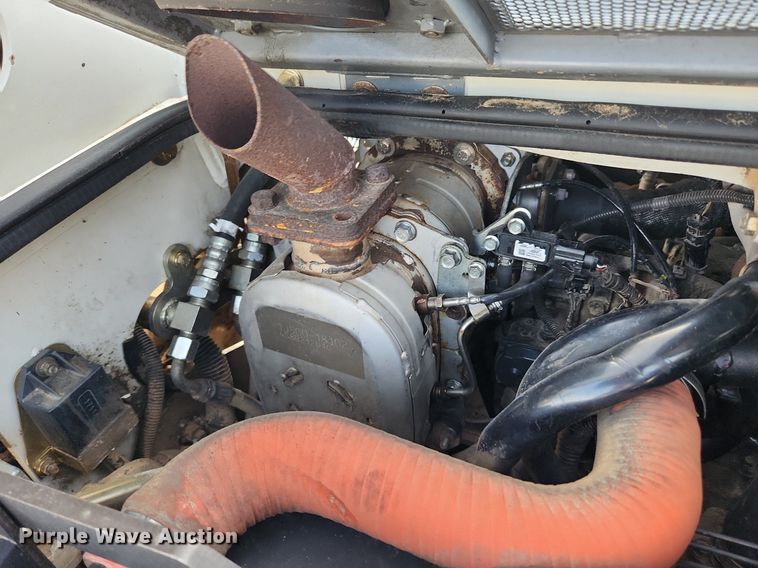 image for item LX9565 2015 Takeuchi TL12  tracked skid steer loader