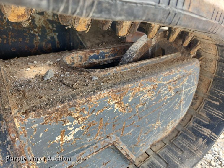 image for item LX9565 2015 Takeuchi TL12  tracked skid steer loader