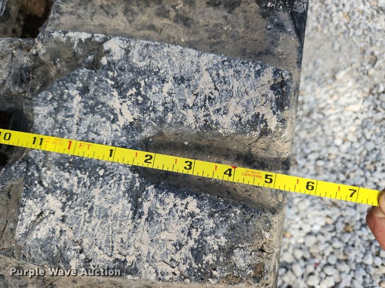 image for item LX9565 2015 Takeuchi TL12  tracked skid steer loader