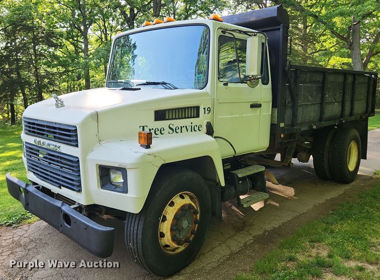 image for item LX9566 2000 Mack CS250P  dump flatbed truck