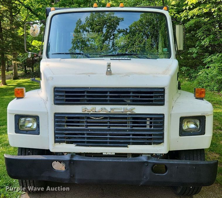 image for item LX9566 2000 Mack CS250P  dump flatbed truck