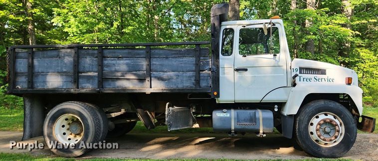 image for item LX9566 2000 Mack CS250P  dump flatbed truck