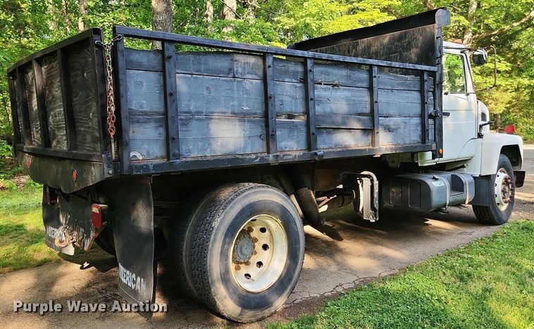 image for item LX9566 2000 Mack CS250P  dump flatbed truck