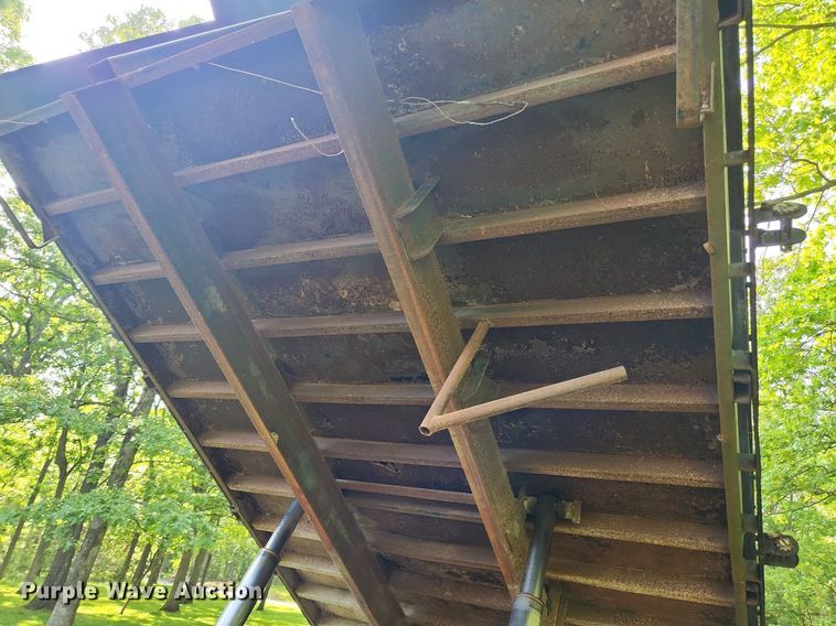 image for item LX9566 2000 Mack CS250P  dump flatbed truck