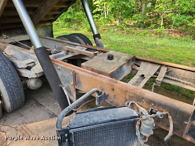 image for item LX9566 2000 Mack CS250P  dump flatbed truck