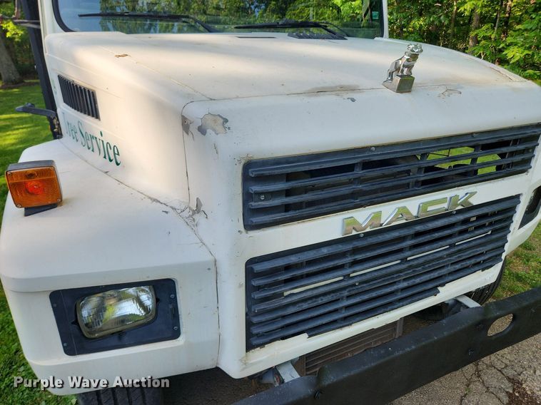 image for item LX9566 2000 Mack CS250P  dump flatbed truck