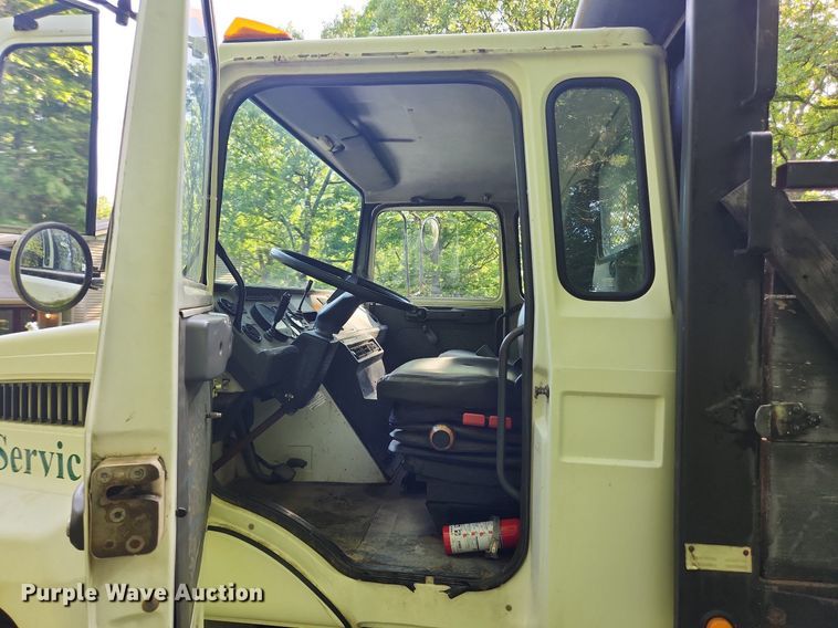 image for item LX9566 2000 Mack CS250P  dump flatbed truck