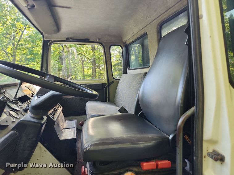 image for item LX9566 2000 Mack CS250P  dump flatbed truck