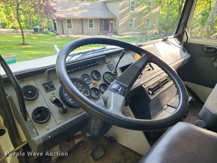 image for item LX9566 2000 Mack CS250P  dump flatbed truck