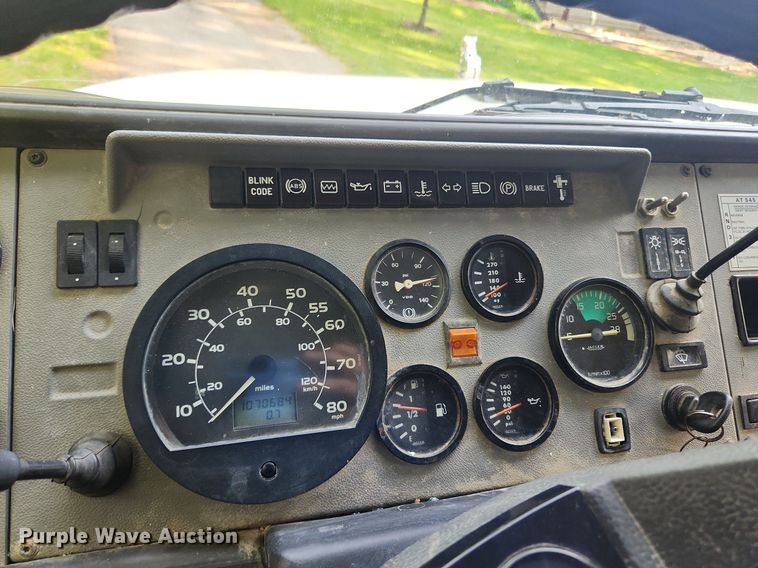 image for item LX9566 2000 Mack CS250P  dump flatbed truck