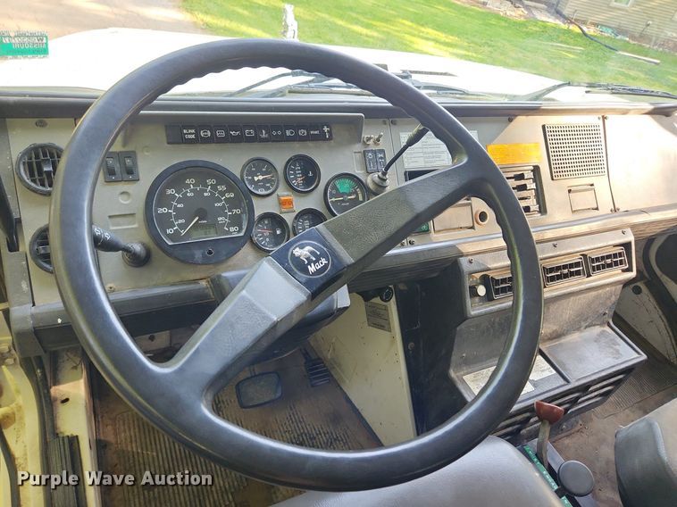 image for item LX9566 2000 Mack CS250P  dump flatbed truck