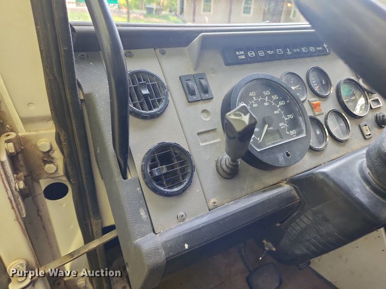 image for item LX9566 2000 Mack CS250P  dump flatbed truck