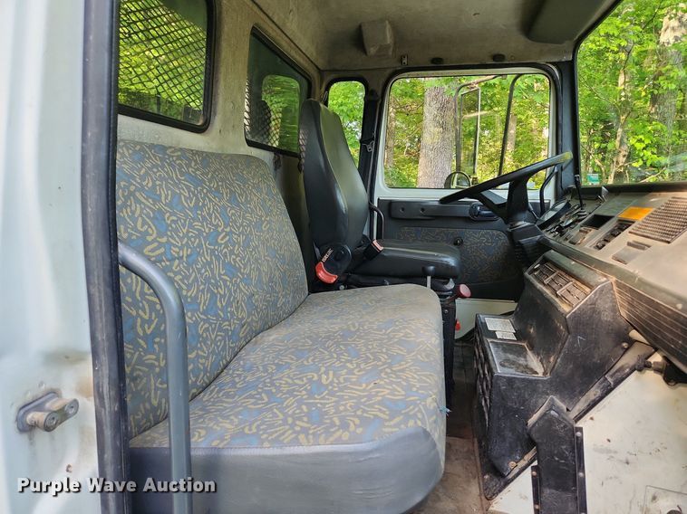 image for item LX9566 2000 Mack CS250P  dump flatbed truck