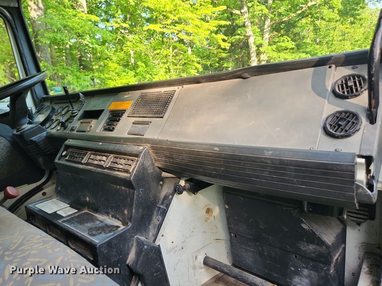 image for item LX9566 2000 Mack CS250P  dump flatbed truck