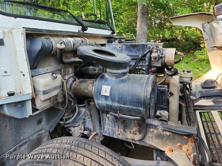 image for item LX9566 2000 Mack CS250P  dump flatbed truck