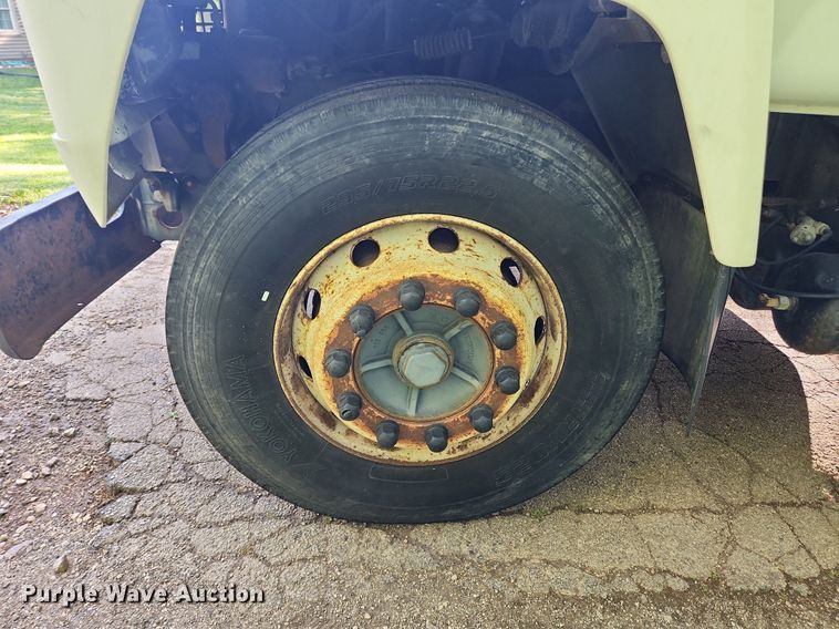 image for item LX9566 2000 Mack CS250P  dump flatbed truck