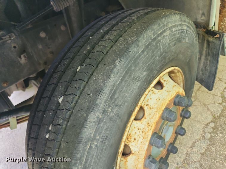 image for item LX9566 2000 Mack CS250P  dump flatbed truck