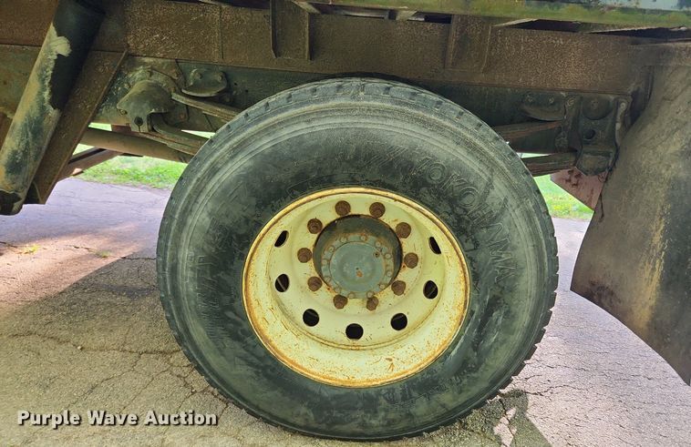 image for item LX9566 2000 Mack CS250P  dump flatbed truck