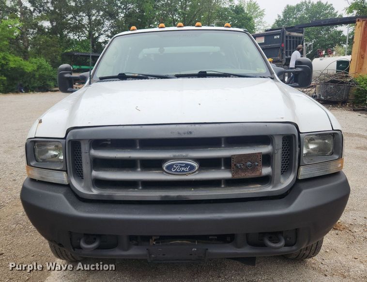 image for item LX9567 2003 Ford F550 Super Duty XL  Crew Cab utility / service truck