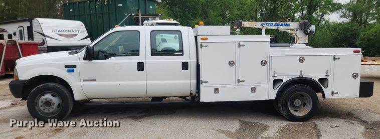 image for item LX9567 2003 Ford F550 Super Duty XL  Crew Cab utility / service truck