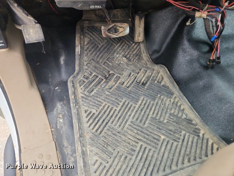 image for item LX9567 2003 Ford F550 Super Duty XL  Crew Cab utility / service truck