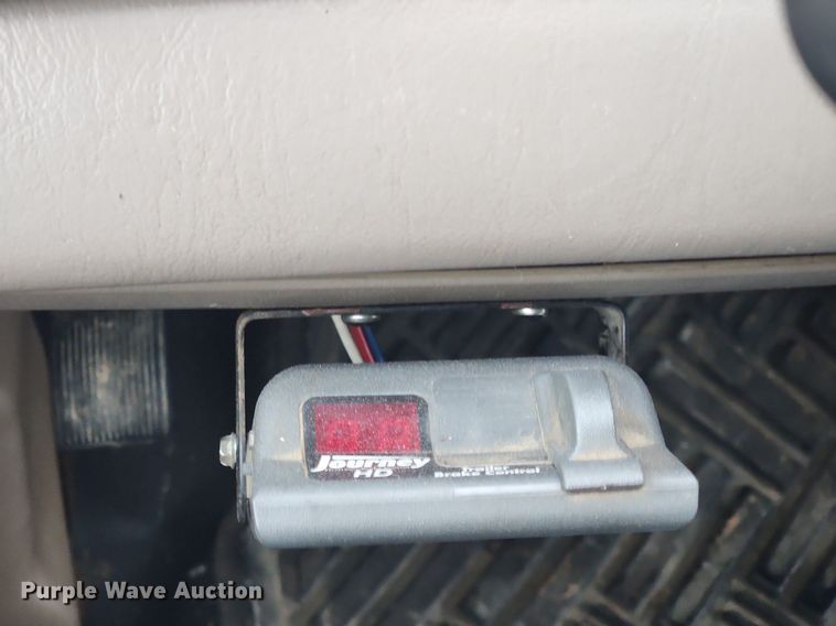 image for item LX9567 2003 Ford F550 Super Duty XL  Crew Cab utility / service truck