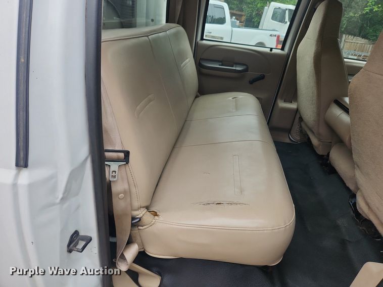 image for item LX9567 2003 Ford F550 Super Duty XL  Crew Cab utility / service truck