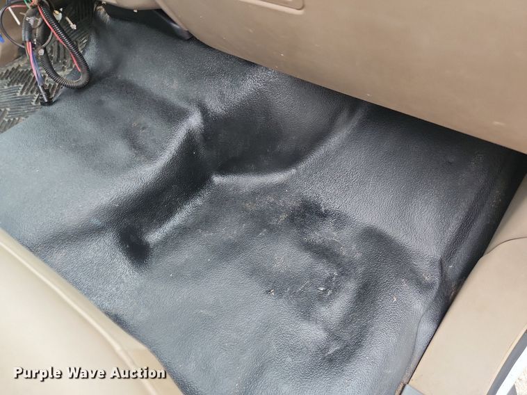 image for item LX9567 2003 Ford F550 Super Duty XL  Crew Cab utility / service truck